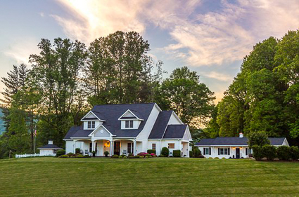 Fun things to do in Brevard NC : Bed & Breakfast on Tiffany Hill in Mills River NC. 