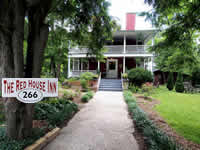 Fun things to do in Brevard NC : Red House Inn in Brevard NC. 